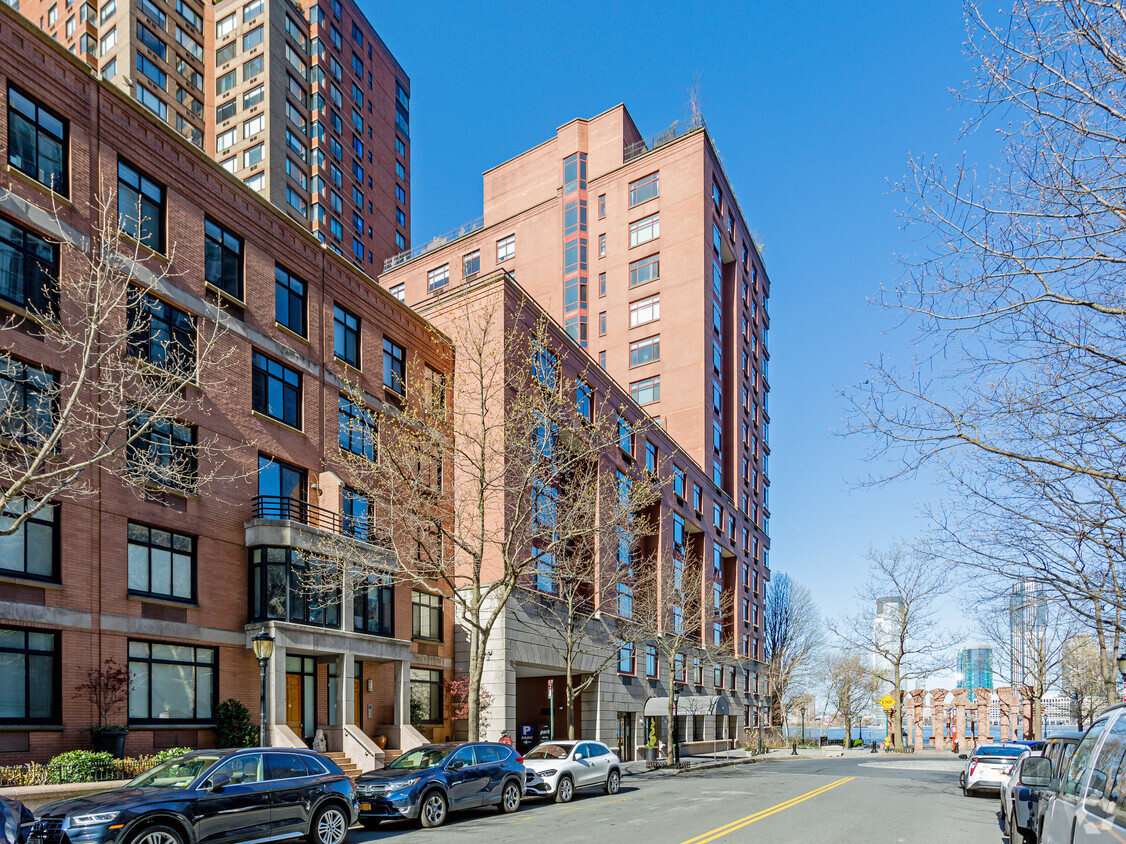 Foto del edificio - Hudson Tower