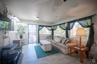 Building Photo - 401 Lorenzi St