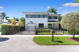 Building Photo - 5960 SW 41st St