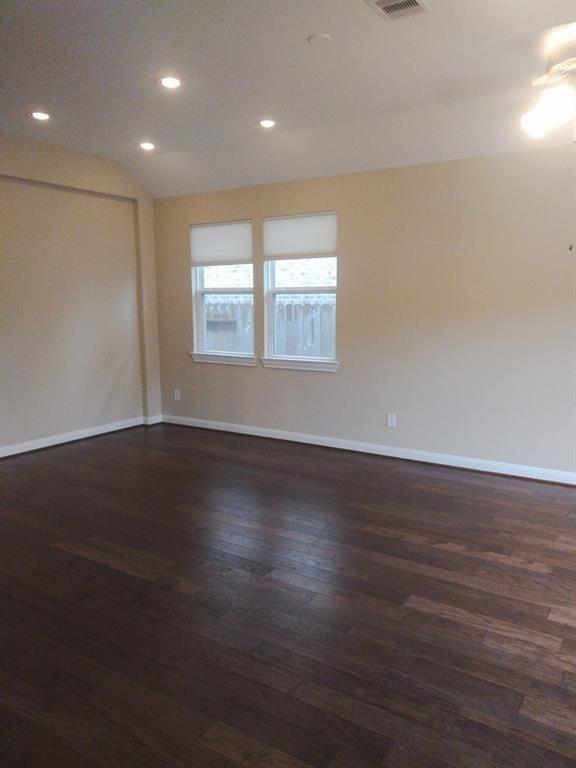 Foto del edificio - 8123 Legacy Creek Dr