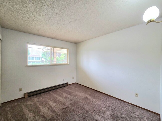 Foto del edificio - Over Sized 3-Bed, 2.5-Bath SFH w/ 2-Car Garage, & Fenced Backyard!