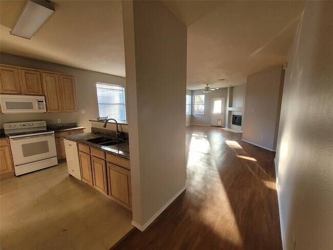 Building Photo - 2316 Pecan Dr