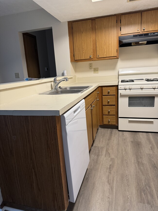 Foto del edificio - 5345 Stonemeadow Ave