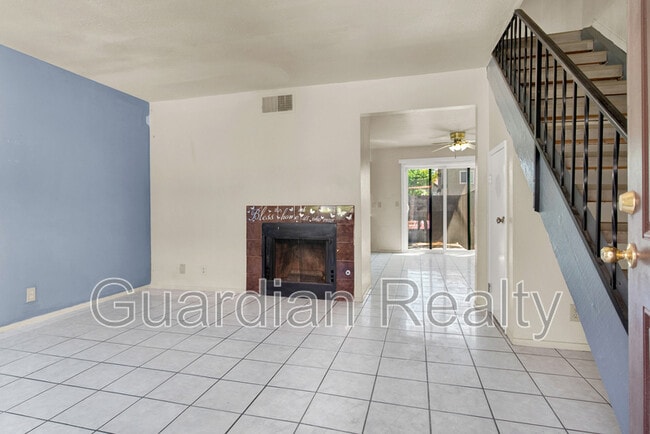 Building Photo - 4312 Lynnann