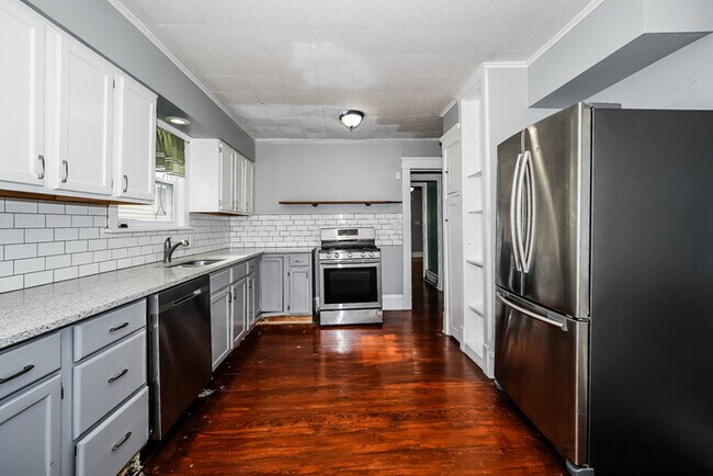 Foto del edificio - 3848 Glenwood Rd
