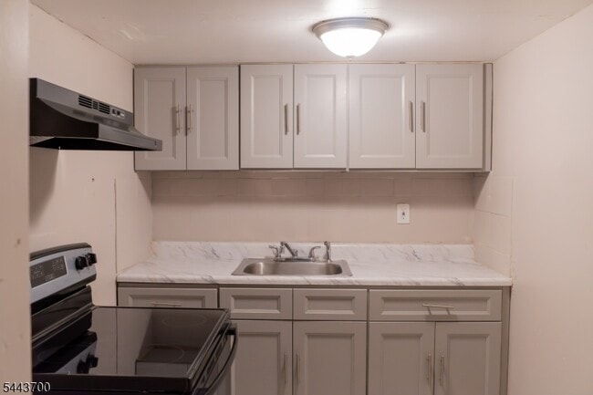 Foto del edificio - 108 Berkshire Pl