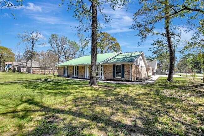 Foto del edificio - 25802 Maplewood Dr