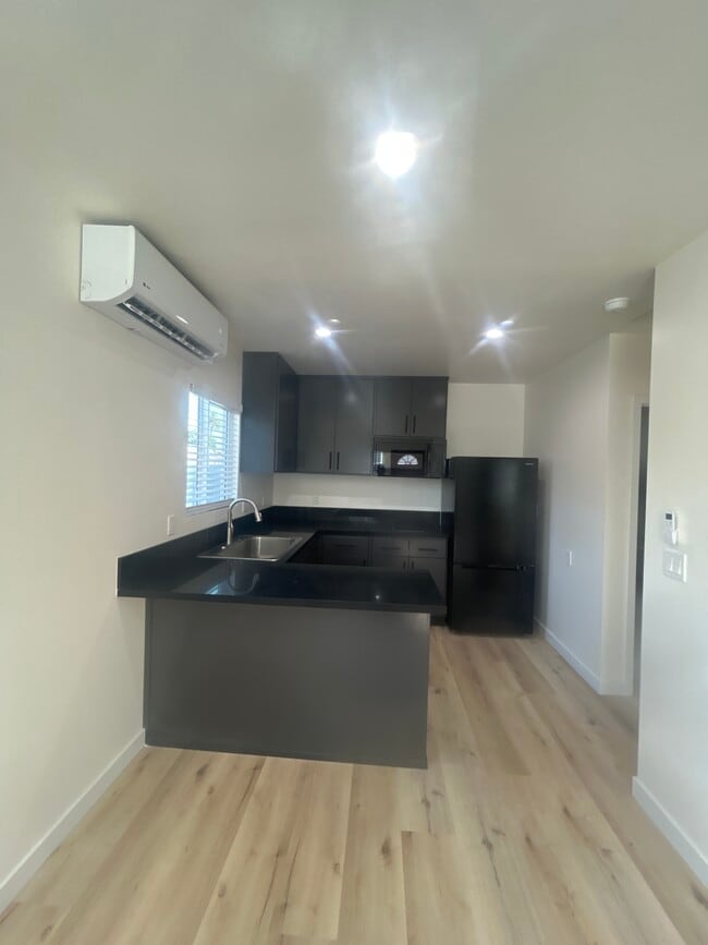 Kitchen - 8901 Firestone Plz