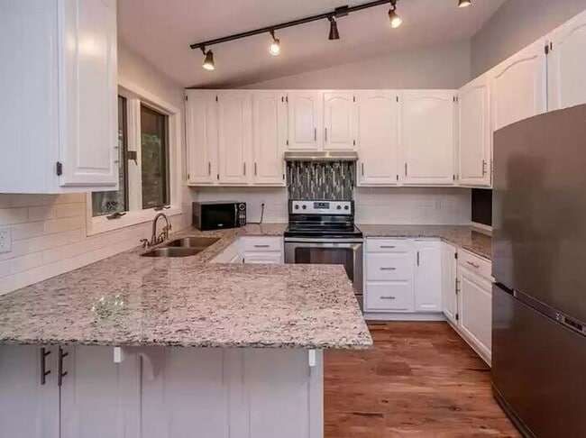 Building Photo - 805 Garrison Court, Burnsville, MN, 55337