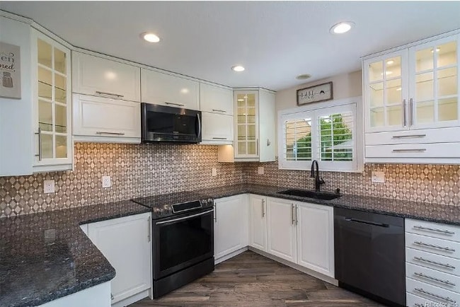 Building Photo - 249 Chelsea St