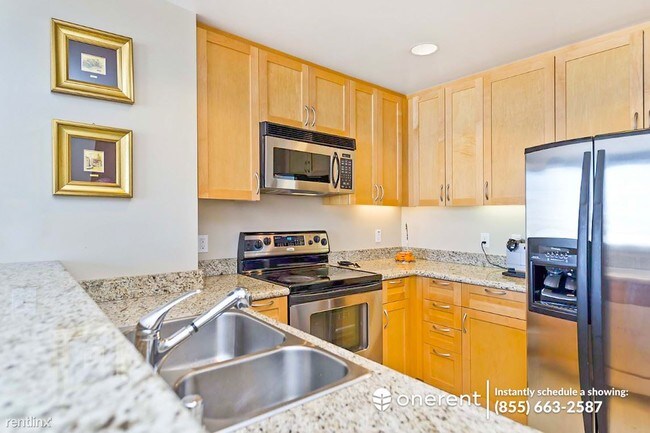 Building Photo - 2 br, 2 bath Condo - 250 King St #1216