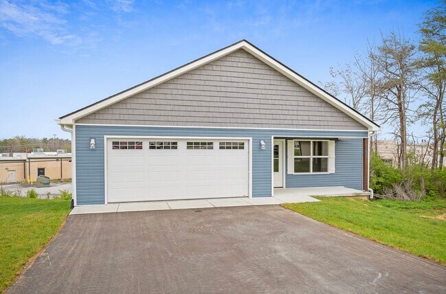Building Photo - 168 Sky View Meadow Dr