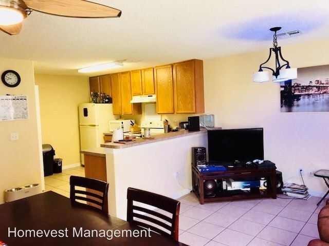 Building Photo - 2 br, 2.5 bath House - 12649 Somerset Oaks St