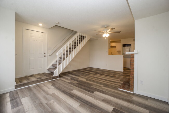 Foto del edificio - 4901 Garrison St