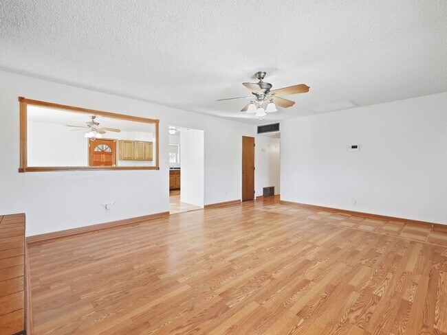 Foto del edificio - 5936 E Beverly St