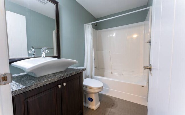 Photo du bâtiment - 502 Evergreen Boulevard