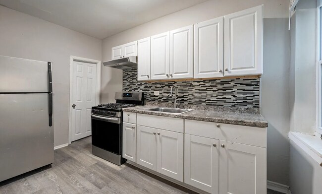 Foto del edificio - 281 W Franklin St