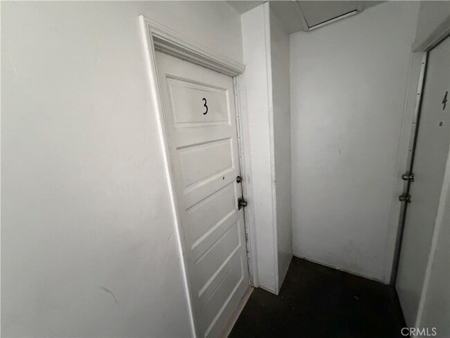 Building Photo - 8529 Oleander Ave