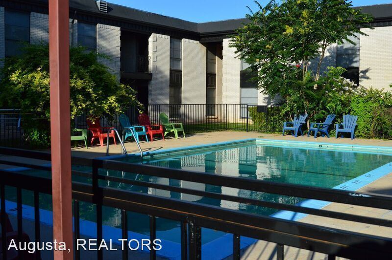 Primary Photo - 2800 Sayles Blvd
