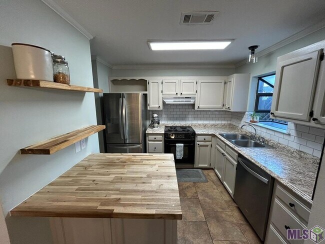 Foto del edificio - 929 Ridgepoint Ct