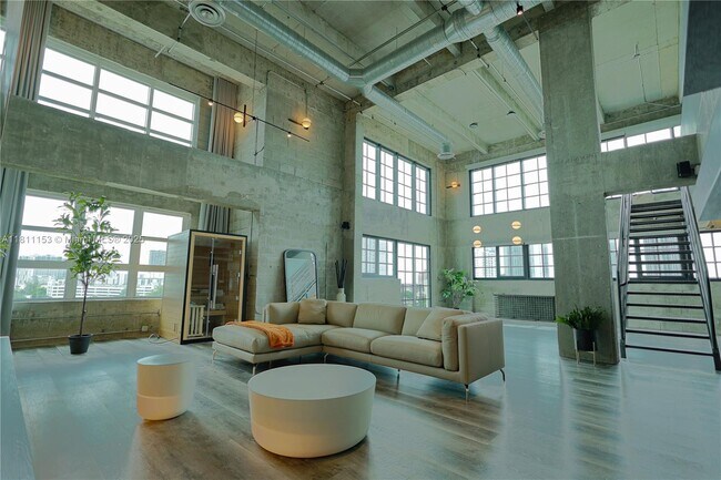 Building Photo - 1749 NE Miami Ct