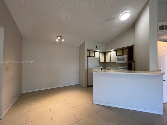 Building Photo - 3450 Pinewalk Dr N