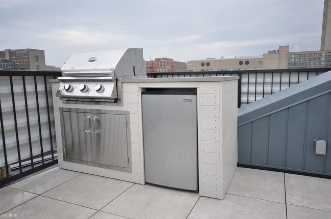 Building Photo - 3 br, 2.5 bath  - 20 Sussex St # 20H