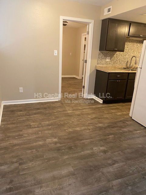 Foto del edificio - 31 Rosehaven Dr