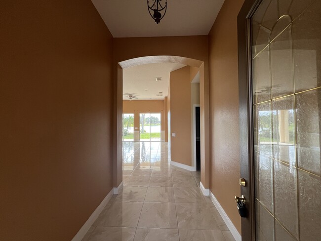 Building Photo - 3805 Golden Knot Dr