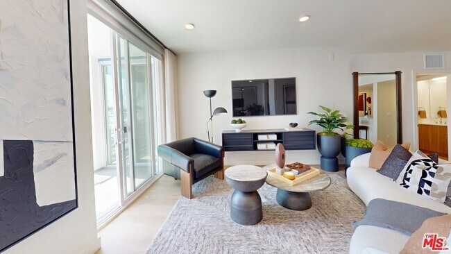Foto del edificio - 13900 Panay Way