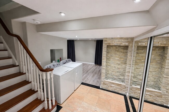 Building Photo - 56 Royal Orchard Dr