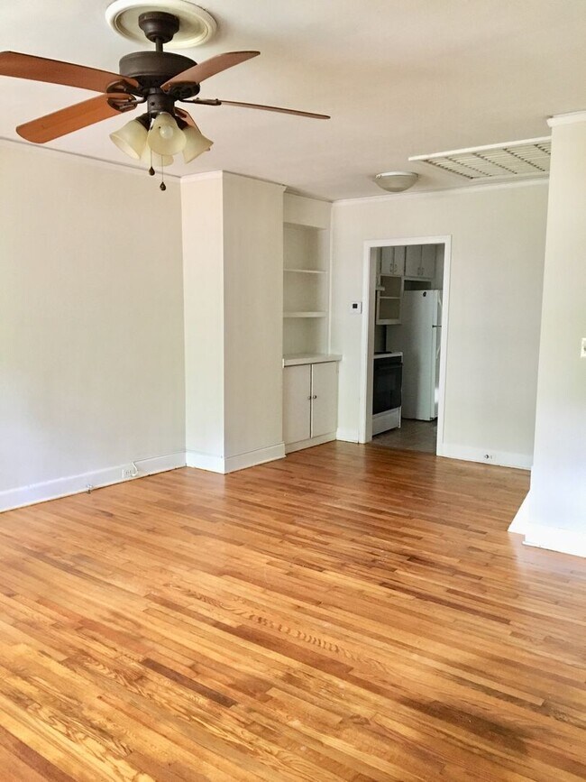 Foto del edificio - 620-622 Deerwood Street