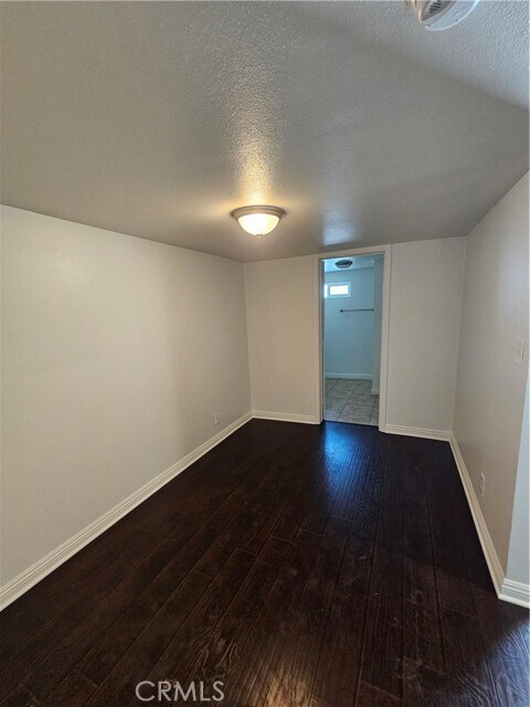Foto del edificio - 532 Ramona Ave N