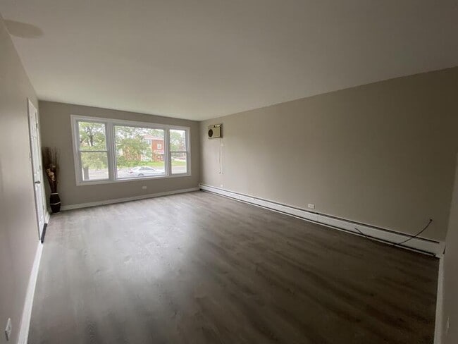 Building Photo - 6135 W 79th St