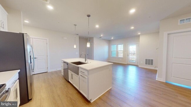 Building Photo - 12850 Mosaic Pk Wy