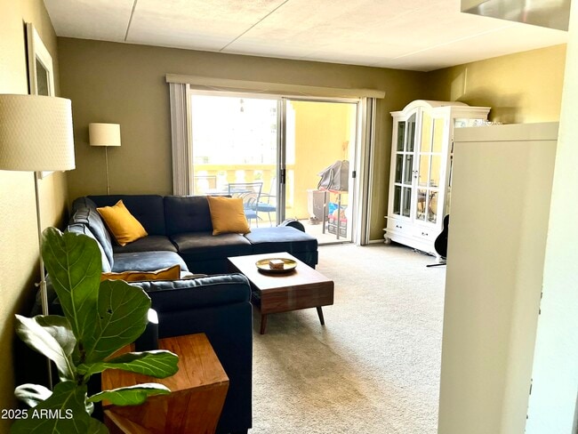 Building Photo - 7920 E Camelback Rd