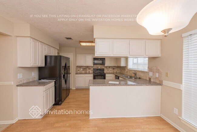 Foto del edificio - 15119 Manor Hill Dr