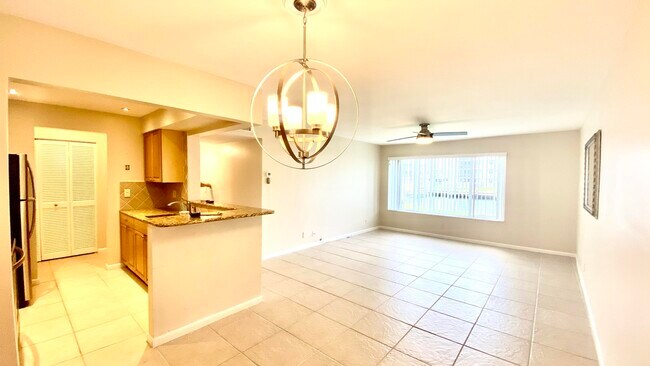 Building Photo - 125 Shore 102b Ct