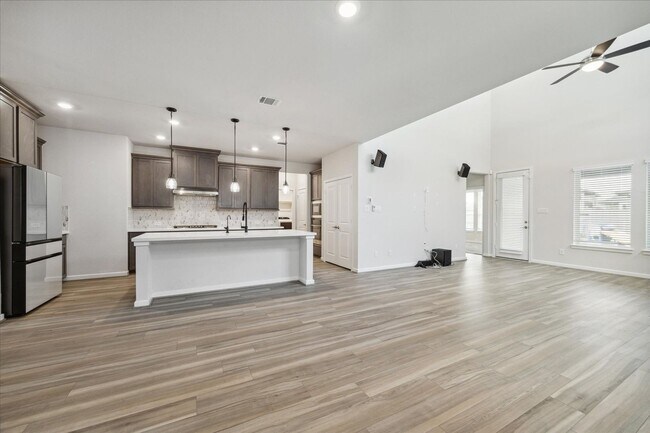 Building Photo - 5 Bedroom Single Family Home in Cypress