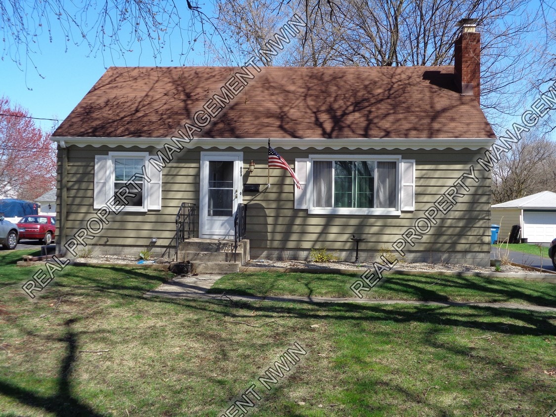 803 N Cline Ave, Griffith, IN 46319 House Rental in Griffith, IN