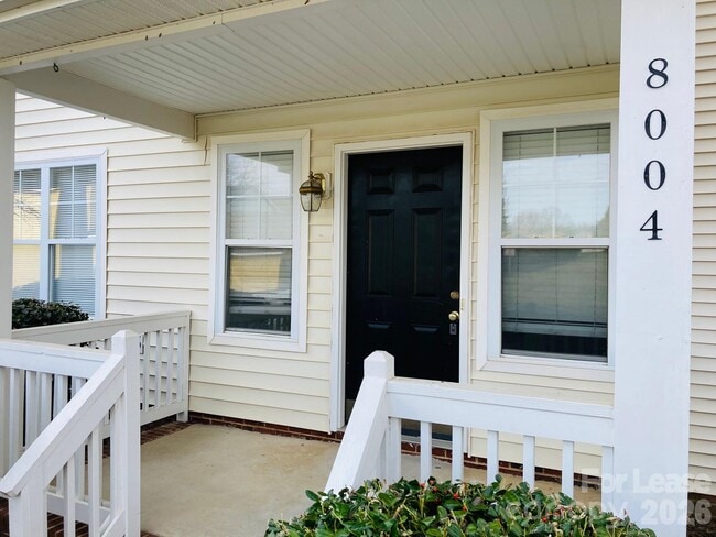 Building Photo - 8004 Strandhill Rd