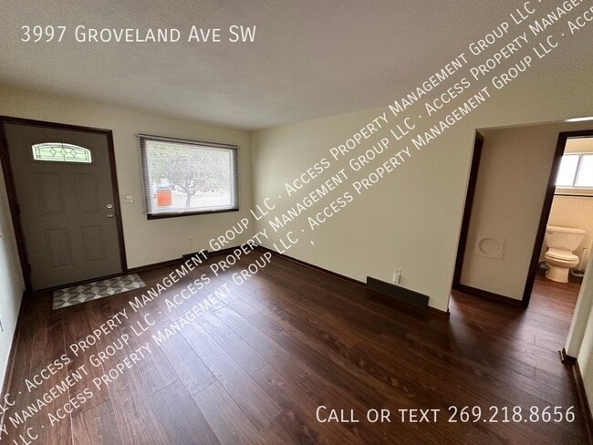 Building Photo - 3997 Groveland Ave SW