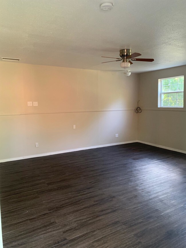 Building Photo - 227 Halsey St