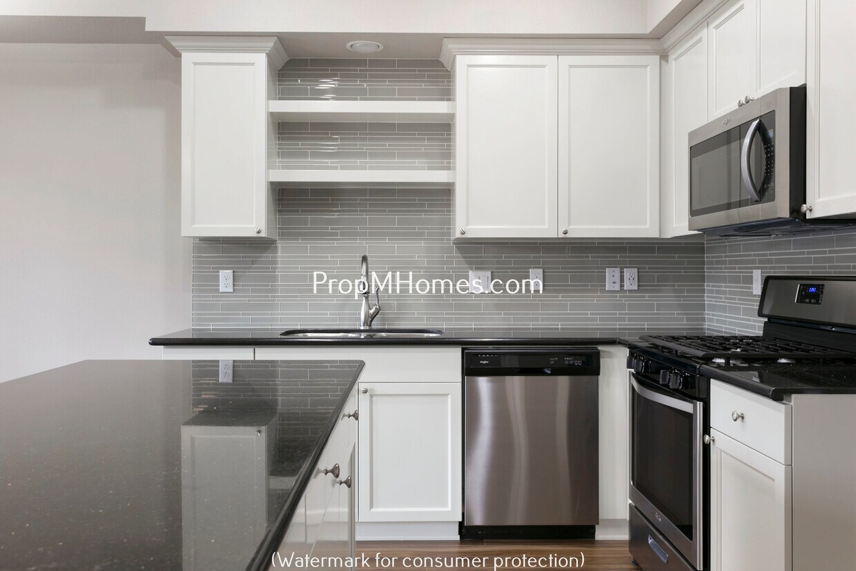 Stunning Craftsmanship In this Three Bedroom Townhome In Damascus! - Stunning Craftsmanship In this Three Bedroom Townhome In Damascus!