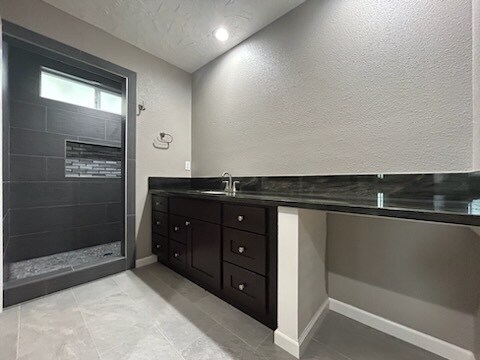 Building Photo - 16-2148-2148 Paradise Dr