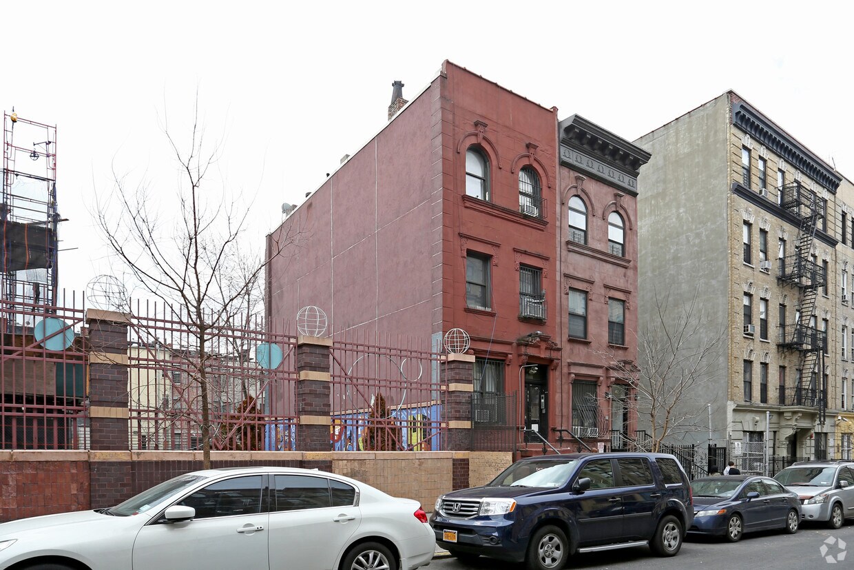 Foto principal - 544 W 160th St
