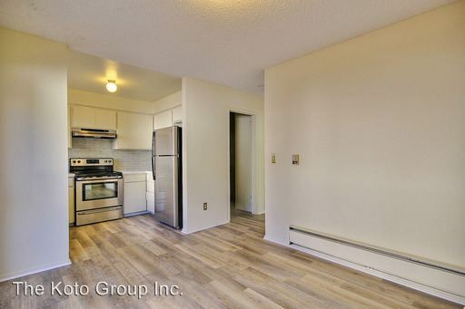 Building Photo - 631 E Sola St