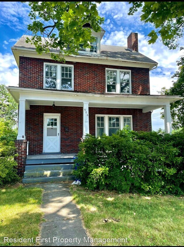 3 br, 1 bath House 906 Pennsylvania Ave House Rental in Hagerstown