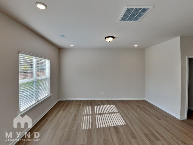 Foto del edificio - 6106 Moonview Ct