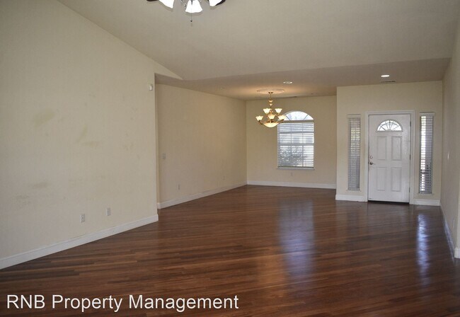 Building Photo - 3 br, 2.5 bath House - 7698 Highland Avenu...